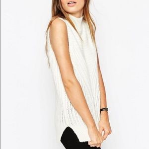 ABSOLUTELY CREATIVE WORLDWIDE CREAM TURTLENECK Large